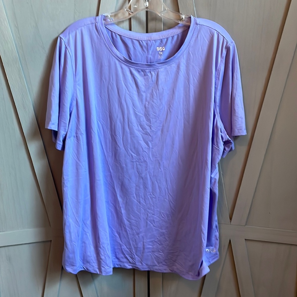 Light purple workout top